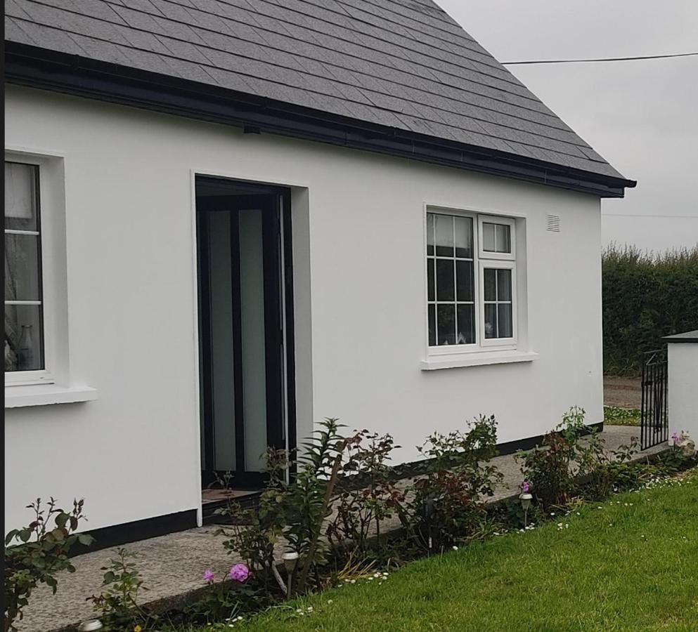 Cozy Cottage Retreat In Listowel Pet Friend ภายนอก รูปภาพ