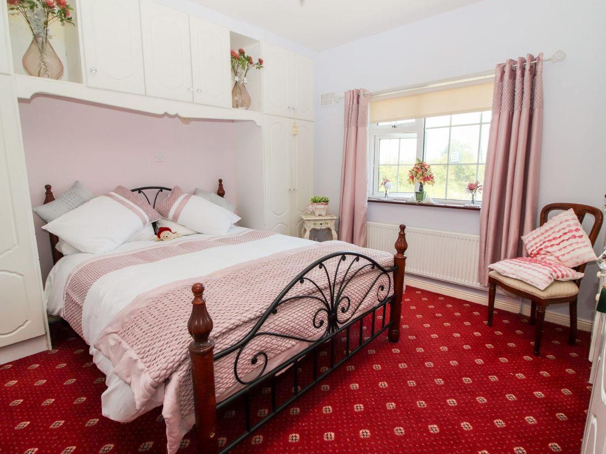 Cozy Cottage Retreat In Listowel Pet Friend ภายนอก รูปภาพ